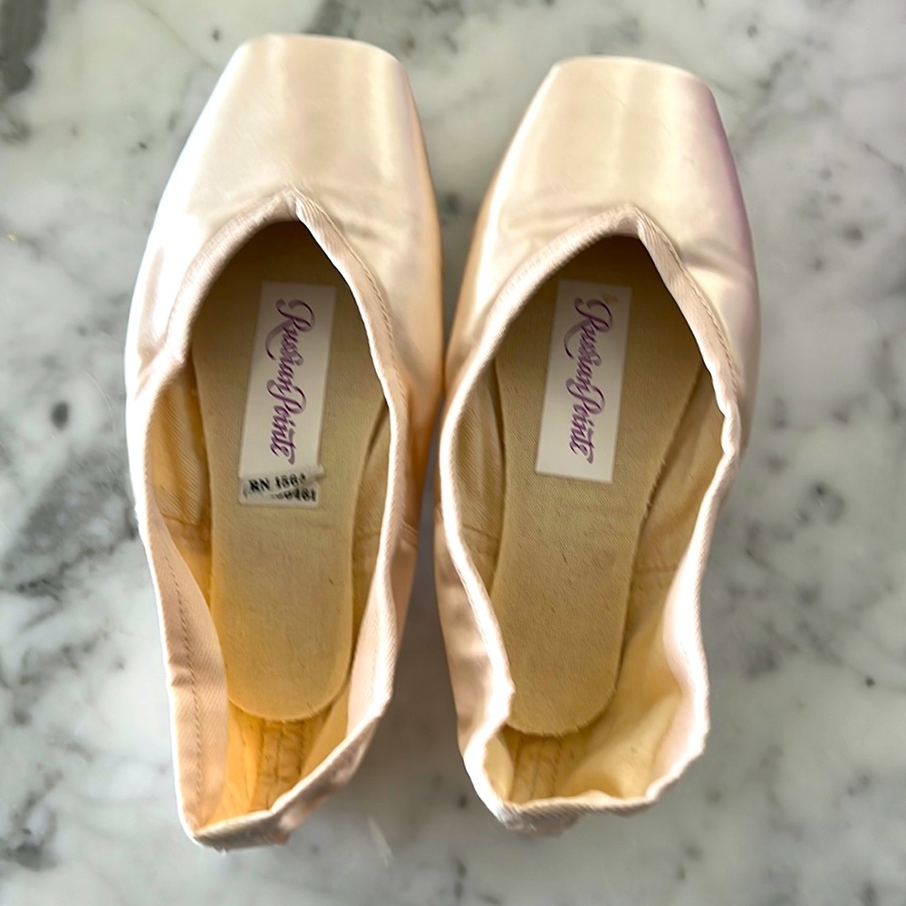 New unworn Russian Pointe Rubin-C31 V-cut pointe shoes